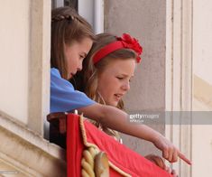 🌻Sarahsecret on Twitter: "Princess Charlotte of Cambridge with her cousin, Mia Tindall❤️ #HM70 #PlatinumJubilee https://t.co/UVGsSnL3a8" / Twitter Lena Tindall, Isla Phillips, Savannah Phillips, Trooping The Colour, Photos Of Prince, Prince Louis, Queen Birthday, Platinum Jubilee, Her Majesty The Queen