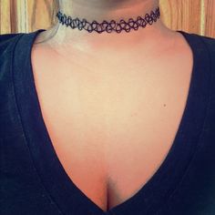 Light Weight Black Choker. Colar Chocker, Tattoo Choker Necklace, Shoe Chart, Tattoo Choker, Black Choker, Pretty Jewellery, Womens Jewelry Necklace, Henna, Womens Necklaces