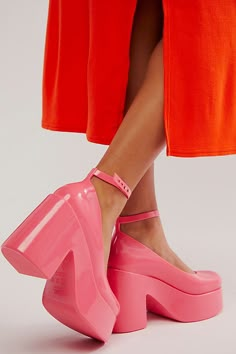 Fun Platform Heels, Pink Heels Chunky, Colorful Platform Shoes, Funky Wedding Shoes, Chunky Heels Outfit, Doll Heels, Platform Outfit, Fly Bird, Chunky Platform Heels