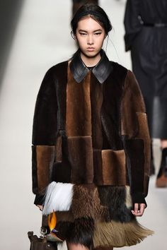 Fendi 2015 Fendi 2015, Fabulous Furs, Fur Accessories, Coats Women, Shearling Coat, Fashion Sewing, Spring Fashion, Cool Style, Coats For Women