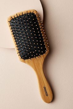 Does It Really Matter Which Hair Brush You Use? - FabFitFun Rapunzel Of Sweden, Does It Really Matter, Cosmetic Inspiration, Teasing Brush, Round Hair Brush, Boar Bristle Brush, Oval Brush, Bamboo Brush, Paddle Brush