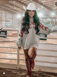 T Shirt And Cowgirl Boots Outfit, Valentines Outfit Ideas For Women Winter, Cowgirl Airport Outfit, Cowgirl Outfits Nashville, Brown Lace Bodysuit Outfit, Rodeo Dance Outfit, Hardy Concert Outfit Winter, Cowgirl Outfit For Concert, Diy Rodeo Outfits For Women