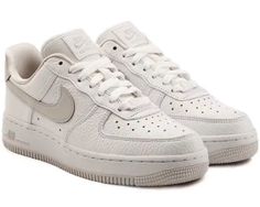 School Dr, Urban Sneakers, Shoes Sneakers White, Png Clothes, White Leather Shoes, Nike Trainers, White Leather Sneakers