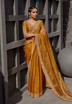 Current Saree Trends, Mustard Yellow Blouse Designs, Gold Organza Saree, Gold Color Saree, Fall Saree, Mustard Yellow Saree, Mustard Saree, Mustard Yellow Outfit, Gold Saree