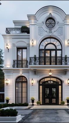 New Classic Villa Exterior Design, New Classic Exterior, Front House Door, Classic Villa Exterior, New Classic Villa, Classic Exterior Design, Classic Villa Design, Villa Exterior Design, House Structure Design