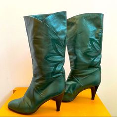 Amazing Condition! Resoled And Reheeled. Made In Italy. Beautifully Crafted Floral Application On These Supple Leather Boots. Metallic Green Sheen. Tiny Mark On Heel Unseen When Worn. (See Pic) 3” Heel 12” Shaft Dark Green Platform Boots, Green Platform Boots, Green Leather Boots, Green Platform, Platform Boots, Vintage Shoes, Green Leather, Shoes Heels Boots, Shoes Women Heels