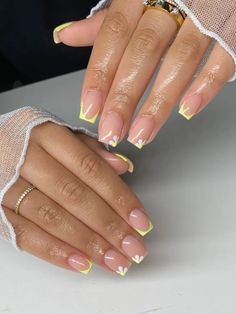 33 Trendy Short Square Nails That Scream Confidence And Class - ZaiuBee Nail Yellow, Vacay Fits, Yellow French, French Tip Nail Designs, Spring Acrylic Nails, Dip Nails, Simple Gel Nails