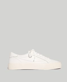 The Shoes That Go With Everything (Yes, Everything!) - MY CHIC OBSESSION French Style Clothing, Casual White Sneakers, Beige Outfit, Leather Industry, Top Sneakers Women, Madewell Shoes