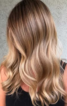 Warm Blonde Hair, Hair 2022, Hair Colour Ideas, Gorgeous Hair Color, Warm Blonde, Honey Hair, Dark Blonde Hair, Balayage Hair Blonde