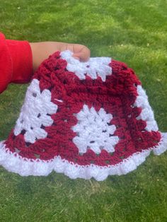 Red and white crochet bucket hat with ruffles! Part of the D9 Inspired Collection. This hat is perfect for tailgates, darties, and your red and white fits! Red Crochet Bucket Hat For Winter, Red Yarn Bucket Hat, Red Crochet Bucket Hat, Crochet Bucket Hat With Ruffles, Red And White Fits, White Crochet Bucket Hat, Red And White Crochet, White Fits, Crochet Bucket