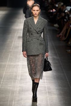 Smart Casual Women, Smart Outfit, Ermanno Scervino, Runway Looks, Casual Chic Style, Fall 2024, Winter Fashion Outfits, Coat Fashion