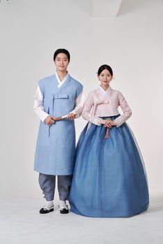 Korean Women's Hanbok - Wedding, Event, Birthday Order Hanbok -HUIYEON This hanbok is custom-made in Korea. Production date takes 4-5 days after ordering  It will be delivered from 6th to 7th in Korea. To order beautiful hanbok that fits your body  The exact size of your body It's important.  Thank you. Beautiful Hanbok, Wedding Hanbok, Hanbok Wedding, Hanbok Dress, Korean Hanbok, Korean Wedding, Traditional Korean, Korean Couple, Couple Wedding