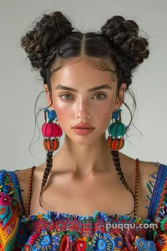 Jungle Theme Hairstyle, Chilean Hairstyles, Lots Of Braids Hairstyles, Bangs And Braids Hairstyles, Main Character Hairstyle, Indigenous Braids, Mexican Braid Hairstyles, Curly Hair Festival Styles, Mexican Aesthetic Outfits