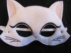 White Kitty Cat Party Masks- Kitty Cat Photo Prop - Felt Mask - Birthday Present - Pretend Play - Dr Sugar Kitten Face Mask, Cat Mask Paper Plate, Cat Face Mask Printable, Kitty Cat Party, Cat Dressed Up, Handmade Felt Ornament, Dinosaur Photo, Felt Mask, Play Dress Up