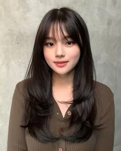 Top 33 Korean Hairstyles 2024 – Revamp Your Style with Chic Looks! Hair Cuts Ideas Bangs, Bangs For Asian Hair, Japanese Hair Bangs, Korea Bangstyle Hair, Korean Bangs Long Hair, Korean Bangs Cut, Korean Hairstyle Bangs, Korean Long Hair With Bangs, Korean Bangs Haircut