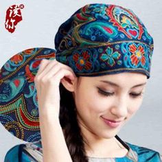 These Mexican style headwraps give live and add color to your presence. SIZE:Free Size Elastic can stretch Beanies Girth: 56-58cm Material: COTTON Chinese Embroidery, Flower Band, Hat Print, Turban Headwrap, Hat Embroidery, Casual Cap, Flower Hats, Style Spring, Floral Fashion