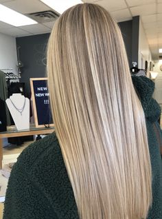 #BlondeHairGoals #BlondeTransformation #HairMakeover #BlondeBeauty #BlondeAmbition #HairInspo #BlondeBombshell #BlondeJourney #NewHairWhoDis #BlondeVibes #HairTransformation #BlondeLife #BlondeHighlights #BlondeObsessed #BlondeMagic Highlighter Blonde Hair, Extra Blonde Highlights, Blonde Highlights In Dark Blonde Hair, Blonde Hair Light Brown Highlights, Neutral Blonde Highlights On Brown Hair, Bonds Highlights, Balyage Long Hair Dirty Blond, High Light Hair Blonde, Blonde Sunkissed Hair