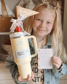 𝙳𝚊𝚢 ✌🏻! Day two of Teacher appreciation week! Every teacher needs to be hydrated all day! (Until you have to pee 😆)! We picked out a @stanley_brand tumbler and a straw topper from @thefawndoe! Added @threadmama_story prints for the magic touch! Westlyn also wrote her teacher a little note for today! For her “extras” teachers we snagged these adorable pencil hand sanitizer lanyards from @bathandbodyworks added in a @starbucks gift card, and a bracelet with a special word on them, Westlyn h... Teacher Stanley Cup Gift, Stanley Teacher Gift, Stanley Cup Teacher Gift, Teacher Prizes, Pencil Teacher Gift, Teacher Appreciation Gift Baskets, Stanley Brand, Classmates Gifts, Teacher Needs