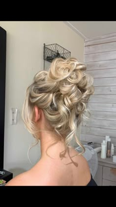 cute bun hairstyle Winter Formal Updo Hairstyles, 2024 Wedding Hair Updo, Pageant Updos For Long Hair, Conference Hairstyles, Messy Up Do, Prom Hair Tutorials, Pageant Updo, Winter Formal Hair, Debs Hair