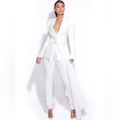 2 Piece White Pants Suit, Never Worn! New W/Tags.. Very Sexy And Stylish Miss Circle, Classic Office, Office Attire, Natural Curves, Stretch Crepe, Slim Fit Trousers, White Blazer, Silhouette Cut, Crepe Fabric