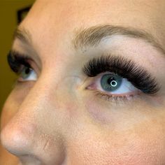 Lash Fills, Baddie Lashes, Russian Eyelash Extensions, Dramatic Eyelashes, Lash Lifts, Fluffy Lashes, Dramatic Lashes