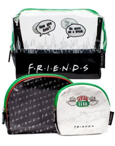 Release your inner Phoebe, Rachel or Monica with this adorable Friends cosmetic bags 3 piece gift set for adults and kids; they are ideal for holding make-up, toiletries and travel accessories! Black Makeup Bag, Friend Logo, Friends Central Perk, Make Up Organiser, Cafe Logo, Central Perk, Friends Characters, Black And White Marble