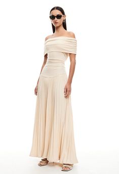 Luxury Nude Maxi Dress For Party, Luxury Romantic Off-shoulder Dress, Beige Off Shoulder Formal Dress, Luxury Off-white Dress With Cutdana, Long Booth With Dress, Dress To Impress Maxi, Luxury Fitted Maxi Dress With Lace-up Back, Neutral Occasion Dress, Winter Formal Dresses Neutral