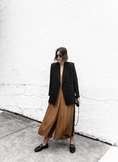 Fashion Gone rouge : Photo Look Office, Jumpsuit And Blazer, Blogger Outfits, Work Style, 가을 패션, Inspiration Mode, Black Blazer, Work Fashion