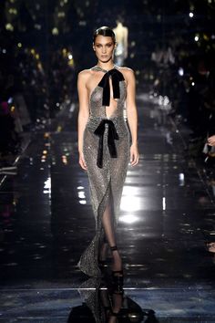 Can You Wear A Black Dress To A Wedding, Bella Hadid Runway, Stile Kendall Jenner, Sparkly Gown, Sheer Gown, Runway Fashion Couture, Runway Model, Bella Hadid Style, Hadid Style