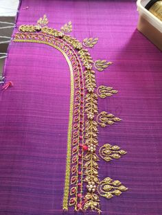 Blouse Inspiration, Easy Designs, Maggam Work Designs, Maggam Works, Fashionable Saree Blouse Designs, Cutwork Blouse Designs, Simple Embroidery Designs