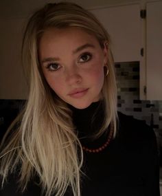 Blonde Hair Dark Eyes, Marissa Long, Emma Carstairs, Brown Eyed Girls, Dark Eyes, Christian Grey, Pretty Makeup, Blonde Girl, Dark Hair