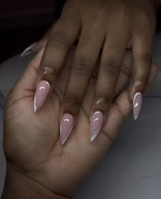 Miami Nail Designs, Stilleto Short Nail Designs, Classy Birthday Nails Almond, Anniversary Nails Ideas Almond, Classy Nails Design Ideas Almond, Short Stilleto Nails Acrylics, Birthday Almond Nails Designs, June Nails Ideas 2024 Almond, Short Stellos Nails Design