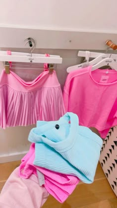 (Not mine!) #preppy #summer #clothing #summerclothing #aerie Preppy Images, Preppy Items, Bestie Dances, Preppy Boutique, Preppy Must Haves, Preppy Teen, Preppy Basics, Preppy Things, Preppy Vibes