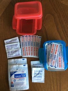 Pocket First Aid Kit, Operation Christmas Child Boxes, Operation Christmas Child Shoebox, Mops Crafts