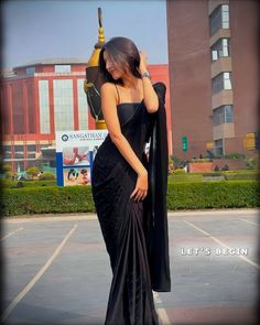 #retro Farewell Sarees, Simple Saree Designs, Trendy Outfits Indian, Saree Poses, Fancy Sarees Party Wear, Casual Indian Fashion, Desi Fashion Casual, Saree Designs Party Wear, Stylish Photo Pose