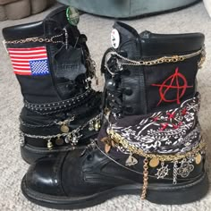 Punk Fashion Accessories, Punk Shoes Men, Men's Punk Fashion, Punk Boots Diy, Wolfie Blackheart, Punk Boots Mens, Punk Men Outfit, Rock Clothes Men, Punk Male Outfits