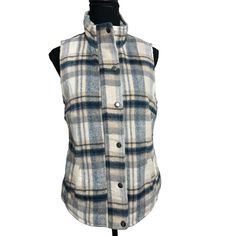 Size Petite Large Chest: 36” Length: 22” Beautiful Soft Flannel Vest From Christopher & Banks. The Vest Is Brand New With Tags, Making It An Ideal Addition To Your Collection. Blue And Tan Plaid Design. Full Zip With Snap Placket. Pockets With Snap Closure. Super Soft And Cozy Inner Lining. Excellent Condition. No Holes Or Stains. Smoke Free Home. Don't Miss Out On This Amazing Piece! Flannel Vest, Tan Plaid, Plaid Design, Soft Flannel, Womens Vest, Vest Jacket, Banks, Jackets & Coats, Jackets For Women