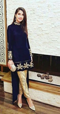 Nikkah Dress, Velvet Dress Designs, Pakistani Wedding Outfits, Salwar Kamiz, Kendall Jenner Outfits, Pakistani Bridal Dresses, Designer Party Wear Dresses, Stylish Dresses For Girls, Pakistani Dress Design