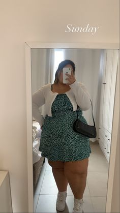 Casual Black Outfits Plus Size, Spring Outfits Bigger Women, Timeless Plus Size Outfits, Mid Size Summer Dress, Plus Size Aesthetic Outfits Summer, Big Women Fashion Plus Size Outfits, Naturecore Aesthetic Outfit, Plus Size Long Skirt Outfits, Fat People Outfits