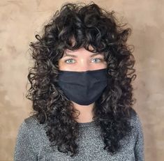 Shag Mullet Haircut, Curly Hair Shag, Hair Shag, Shag Mullet, Curly Hair Inspo, Curly Hair Fringe, Haircut For Big Forehead, Curly Shag Haircut, Curly Hair Trends