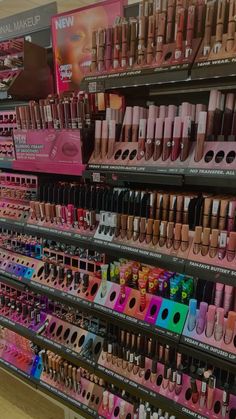 Makeup Guru Aesthetic, Beauty Guru Aesthetic, Ulta Beauty Aesthetic, Makeup Store Aesthetic, Makeup Items Aesthetic, Ulta Aesthetic, Makeup Collection Aesthetic, Makeup Wallpapers Iphone, Teen Wallpapers