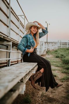 Western Photo Shoot, Western Fashion Photoshoot, Western Photoshoot Ideas, Character Information, Wrangler Jacket, Western Photo Shoots, Cowgirl Photography, Ranch Cowgirl, Cowgirl Photoshoot