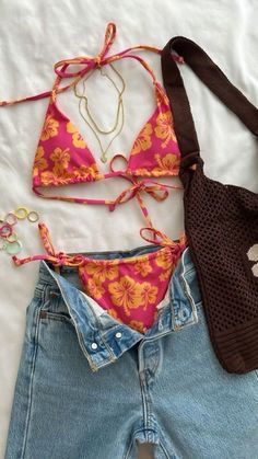 #bikini #summer #aesthetic Bathers Aesthetic, Cute Swimming Suits, Swim Outfits, Woman Traveling, Colorful Rings