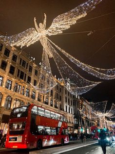 Best Christmas Destinations In The World | Best Places for Christmas Holidays- Winter Aesthetic | Vacation Aesthetic Destinations Christmas In Uk Aesthetic, Xmas In London, London Cristhmas Aesthetic, December In London, Winter Aesthetic London, England Christmas Aesthetic, Christmas Aesthetic London, Aethetics Picture Wallpaper, London Aesthetic Winter