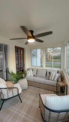 Sunroom decor ideas patio decor outdoor furniture Sun Room Furniture Placement, Sun Porch Furniture, L Shaped Sunroom, Small Sunroom Addition Off Kitchen, Cozy Sunroom Furniture, White Sunroom Decorating Ideas, Sunroom Farmhouse Style, Old Sunroom Makeover, 4 Seasons Room Furniture