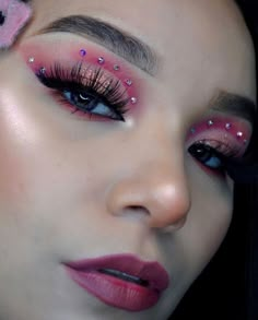 Bichota Makeup, Gem Makeup, Artsy Makeup, Makeup Ojos, Concert Makeup, Makeup Pictorial, Rave Makeup, Valentines Makeup