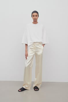 Encore Pant White in Viscose – The Row Towel Scarf, Satin Pants, Short Denim, Minimal Style, Mens Fall, Wool Pants, Minimal Fashion, Womens Fall, Skirt Pants