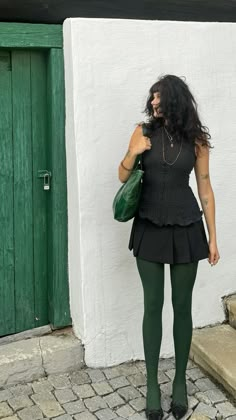 green thighs, bag and door i like iiiit Green Stockings Outfit, Green Tights Outfit, Black Dress And Tights, Colorful Tights Outfit, Patterned Tights Outfit, Women's Winter Outfits, Colored Tights Outfit, Green Tights, Green Lady