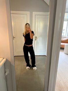 Rock Your School, Outfit For Brunch, Brunch Nyc, Look Legging, Nyc Outfits, Viral On Tiktok, Estilo Indie, Skandinavian Fashion, Europe Outfits