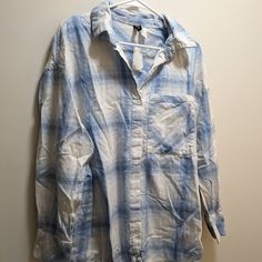 Nwt Divided Blue And White Plaid Flannel Blouse Size Medium Blue Cotton Flannel Shirt For Spring, Spring White Button-up Flannel Shirt, H&m Collared Tops For Daywear, White Button-up Flannel Shirt For Spring, Plaid Long Sleeve Blouse For Day Out, Blue Relaxed Fit Flannel Shirt For Spring, Casual Blue H&m Blouse, H&m Casual Shirt For Daywear, H&m Blue Collared Top